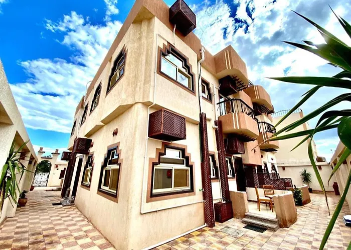 فندق The Castle &