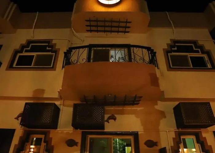 The Castle & فندق دهب