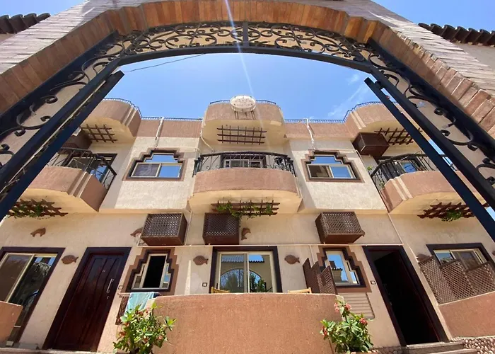 The Castle & دهب